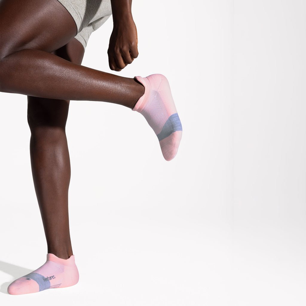 Feetures Elite Max Cushion No Show Tab Socks - Propulsion Pink