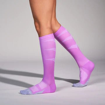 Feetures Graduated Compression Light Cushion Knee High Socks - Push Thru Pink