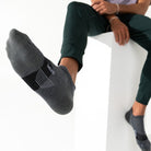 Feetures Merino 10 Cushion No Show Tab Socks - Gray