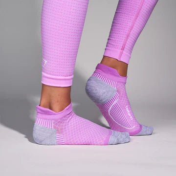 Feetures Plantar Fasciitis Relief Light Cushion No Show Tab Socks - Push Thru Pink